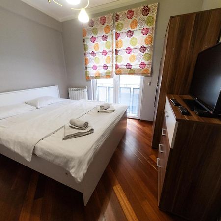 Lux Place Apartments Downtown Kragujevac Exterior foto