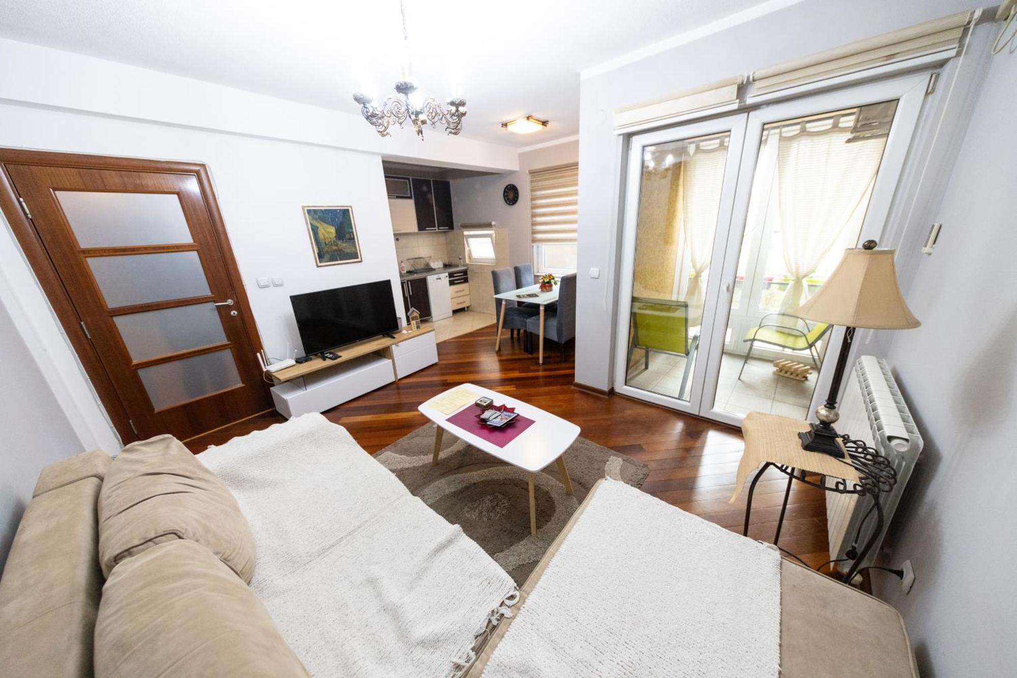 Lux Place Apartments Downtown Kragujevac Exterior foto