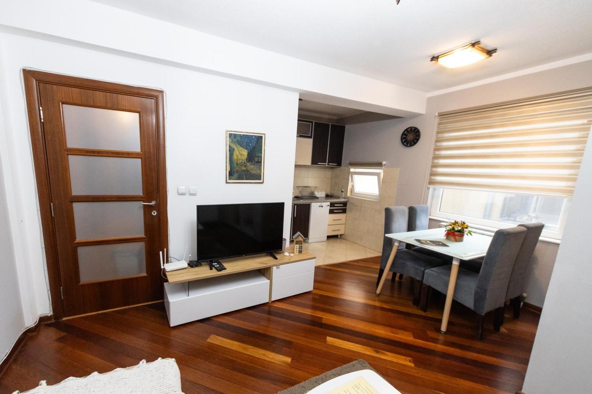 Lux Place Apartments Downtown Kragujevac Exterior foto